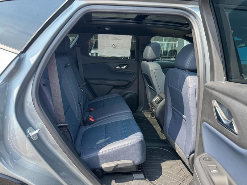 Chevrolet Blazer Vehicle Image 05