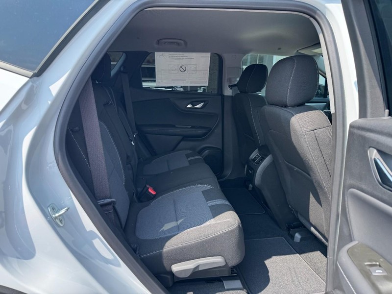 Chevrolet Blazer Vehicle Image 05