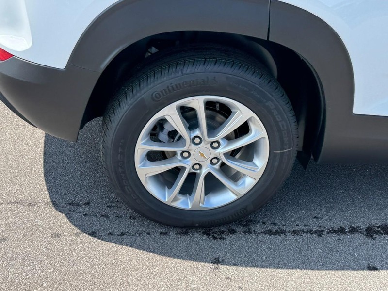 Chevrolet TrailBlazer Vehicle Image 04