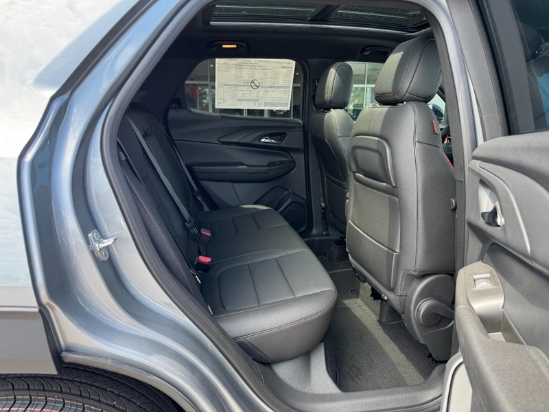 Chevrolet TrailBlazer Vehicle Image 05