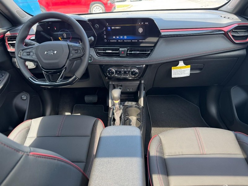 Chevrolet TrailBlazer Vehicle Image 06