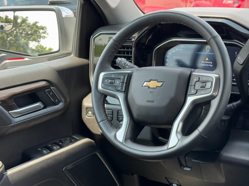 Chevrolet Silverado 1500 Vehicle Image 12