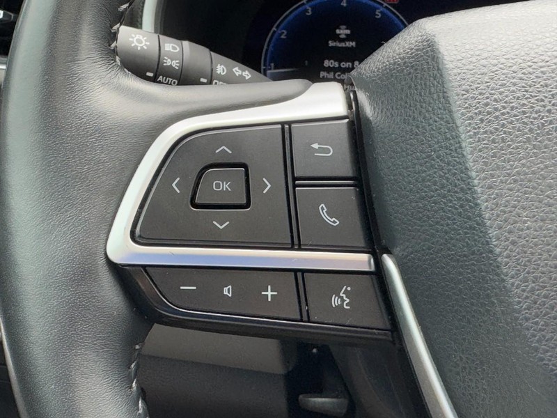 Toyota Highlander Vehicle Image 18
