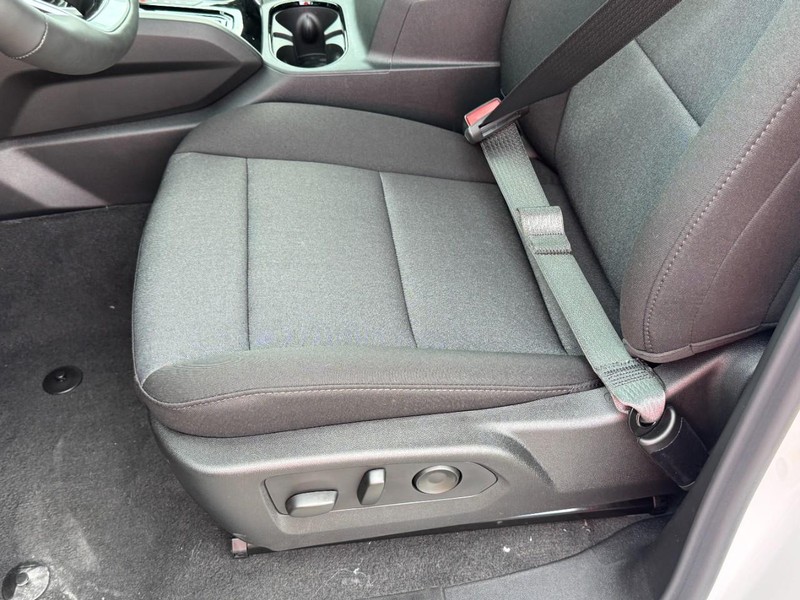Chevrolet Colorado Vehicle Image 14