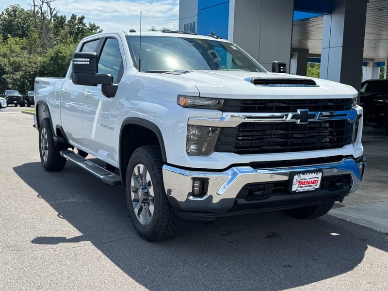 Chevrolet Silverado 3500HD Vehicle Image 02