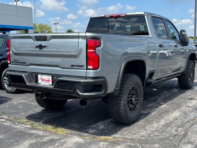 Chevrolet Silverado 2500HD Vehicle Image 03
