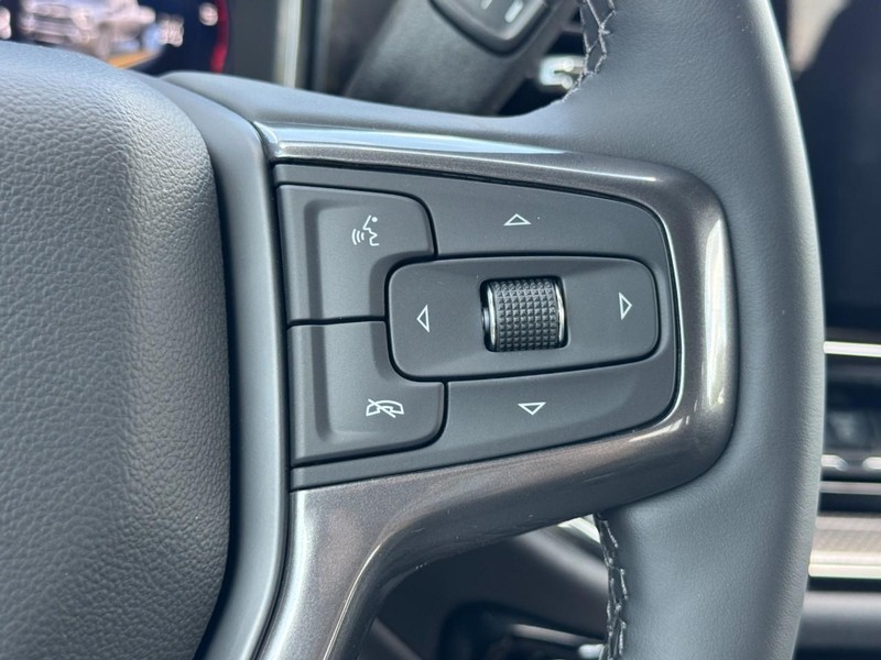 Chevrolet Silverado 2500HD Vehicle Image 12