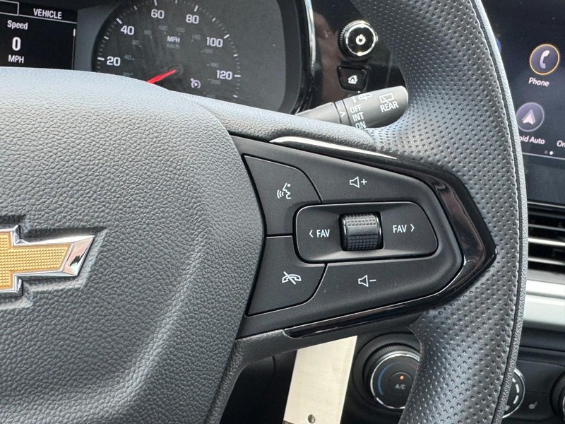 Chevrolet Trax Vehicle Image 11