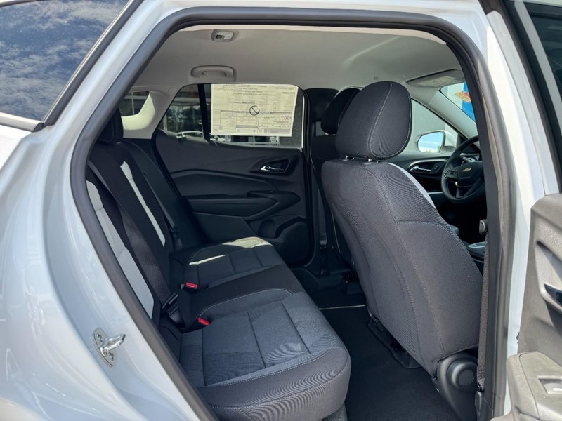 Chevrolet Trax Vehicle Image 05