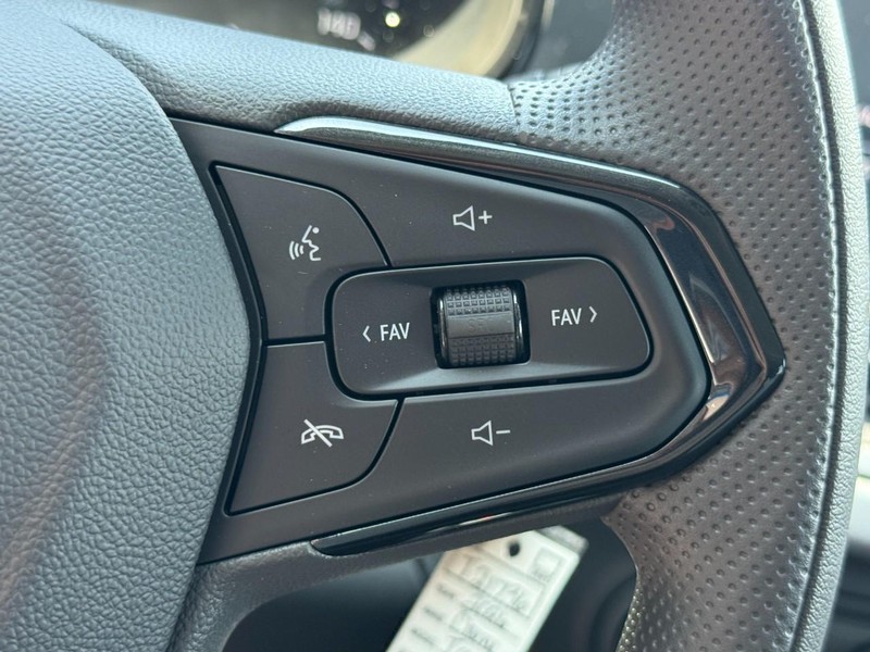 Chevrolet Trax Vehicle Image 11