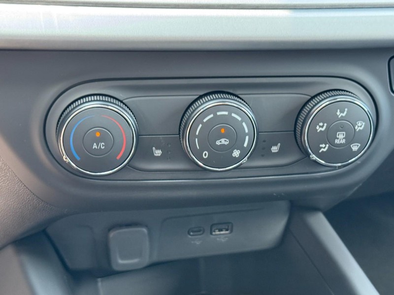 Chevrolet Trax Vehicle Image 12