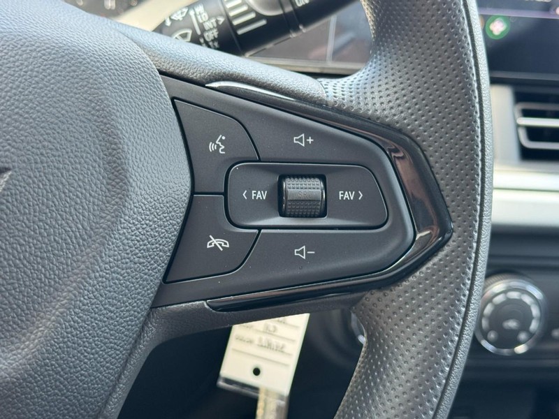 Chevrolet Trax Vehicle Image 11
