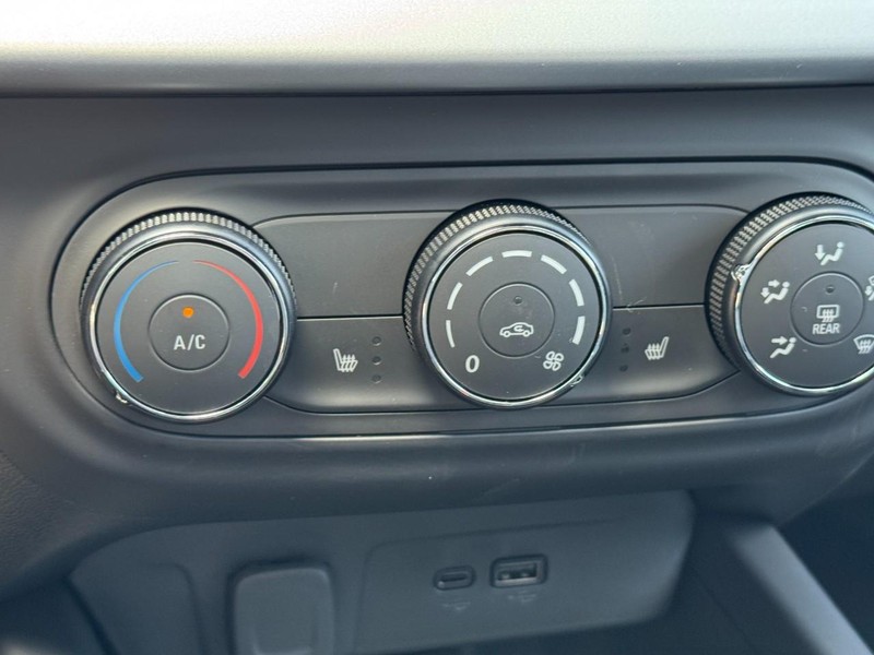 Chevrolet Trax Vehicle Image 12