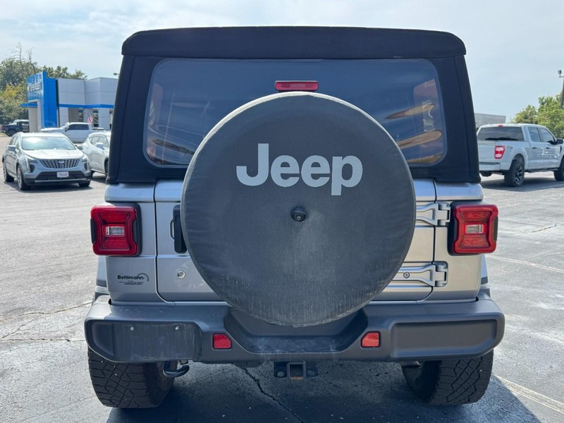 Jeep Wrangler Unlimited Vehicle Image 04