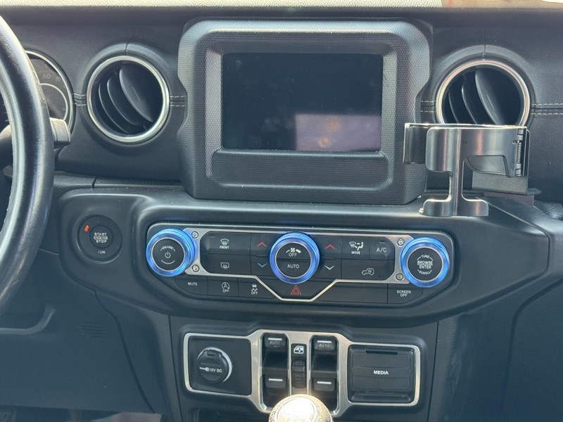 Jeep Wrangler Unlimited Vehicle Image 13