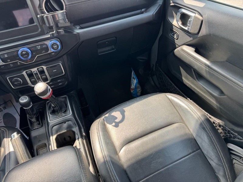 Jeep Wrangler Unlimited Vehicle Image 15