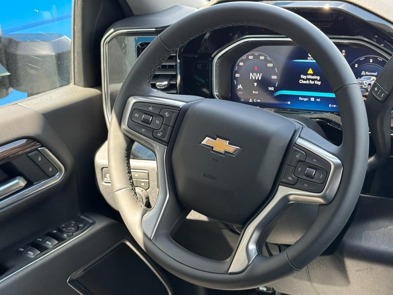 Chevrolet Silverado 2500HD Vehicle Image 07