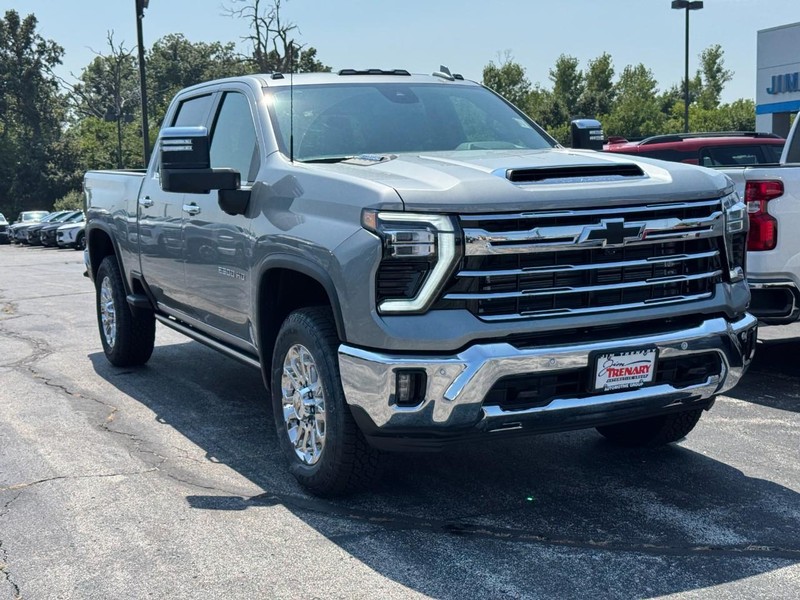 Chevrolet Silverado 2500HD Vehicle Image 02