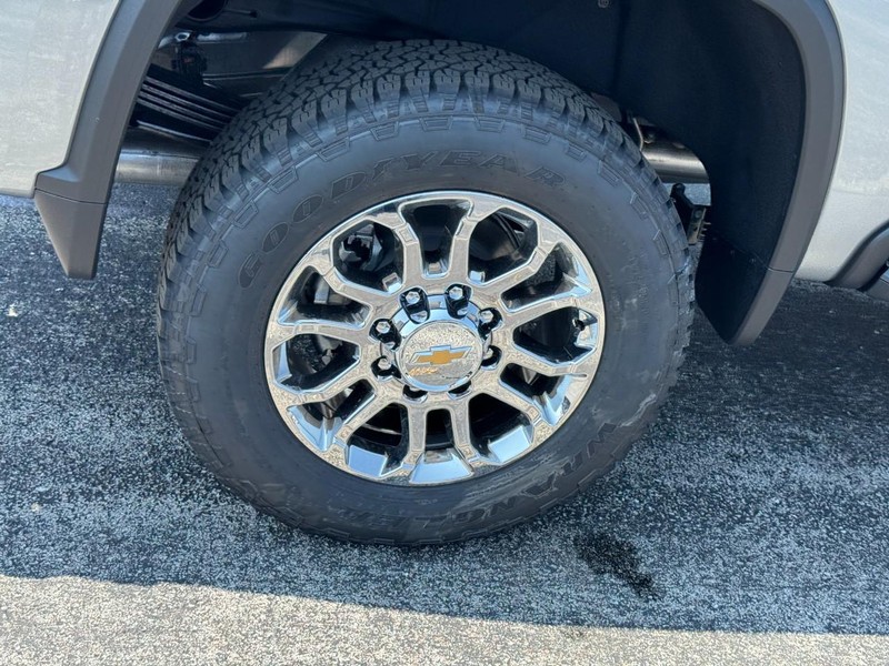 Chevrolet Silverado 2500HD Vehicle Image 04