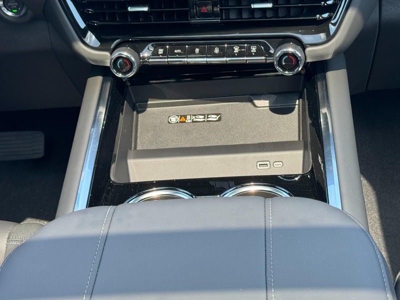 Chevrolet Tahoe Vehicle Image 10