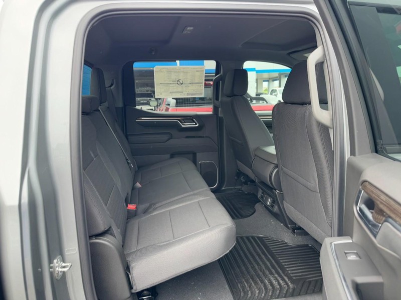 Chevrolet Silverado 1500 Vehicle Image 05