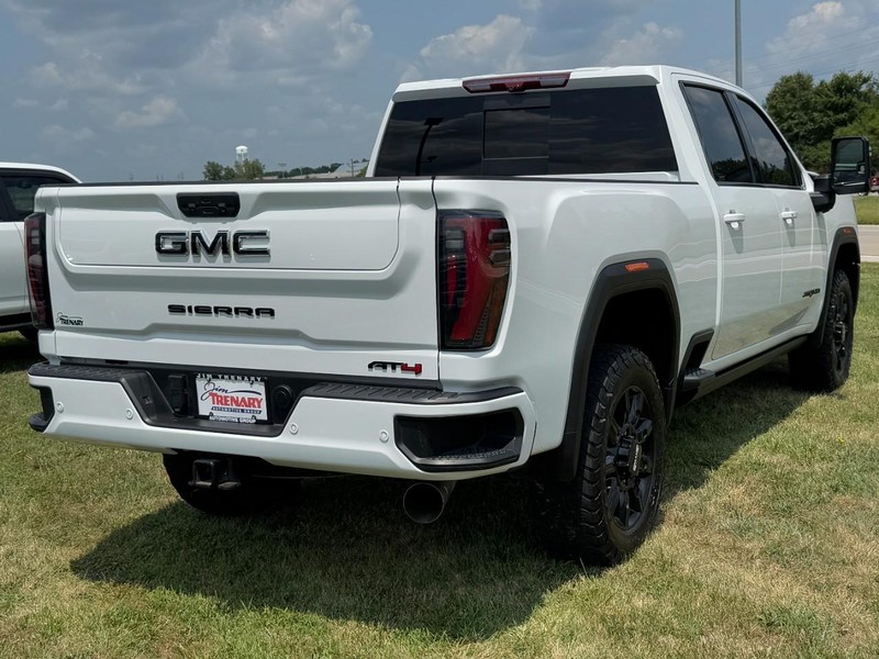 GMC Sierra 2500HD Vehicle Image 03