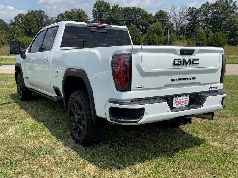 GMC Sierra 2500HD Vehicle Image 06