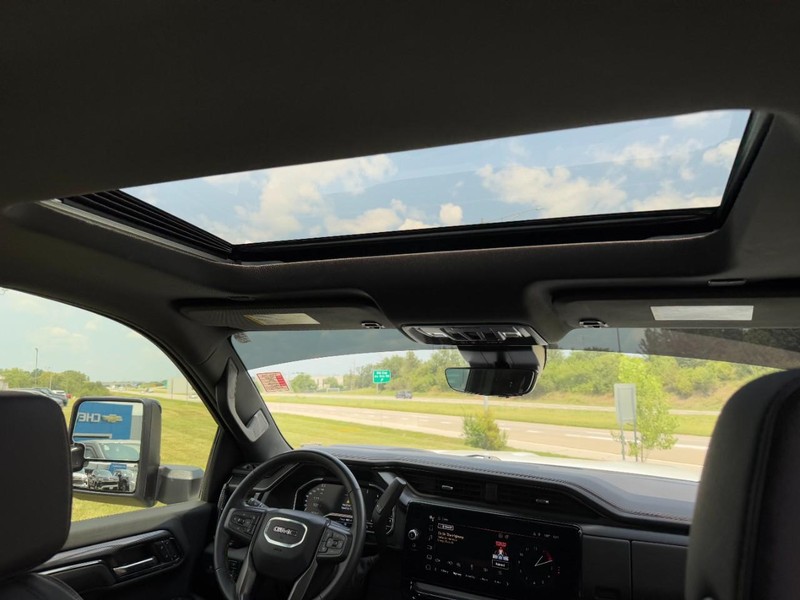 GMC Sierra 2500HD Vehicle Image 11