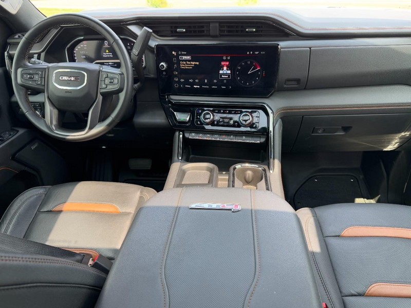 GMC Sierra 2500HD Vehicle Image 12