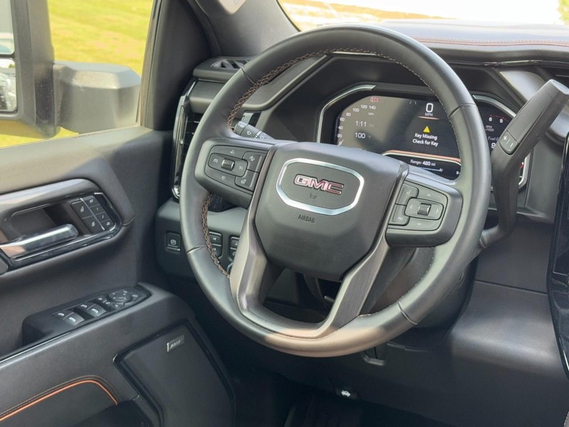 GMC Sierra 2500HD Vehicle Image 13