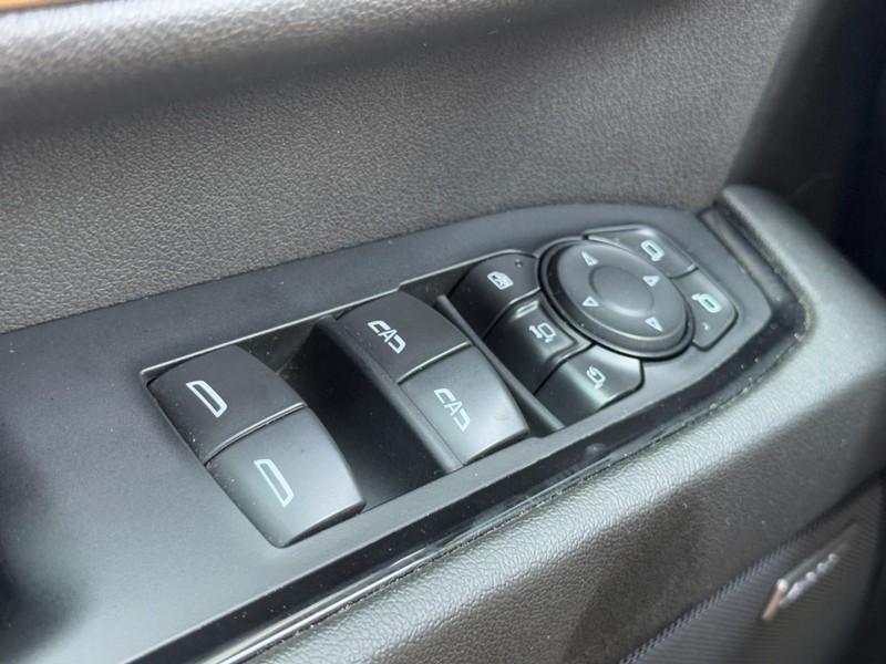 GMC Sierra 2500HD Vehicle Image 23