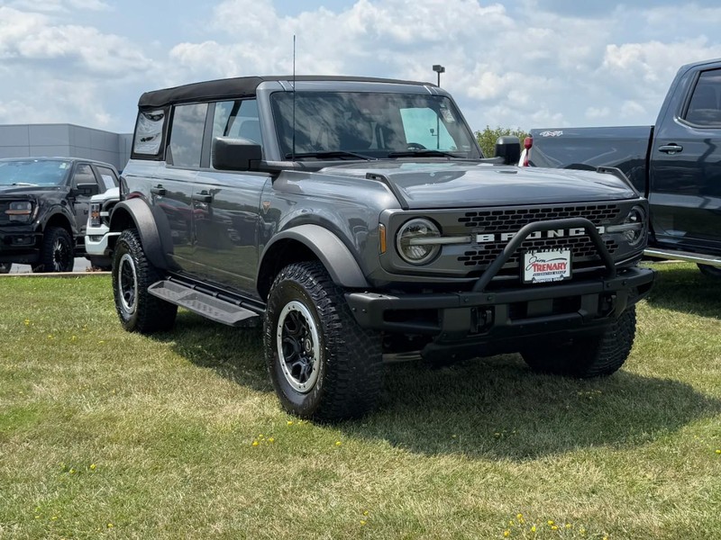 Ford Bronco Vehicle Image 02