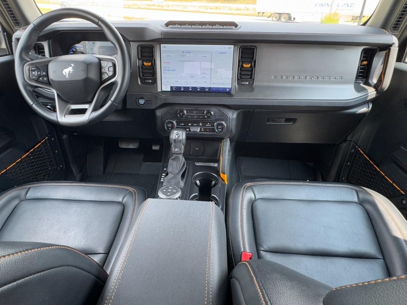 Ford Bronco Vehicle Image 11