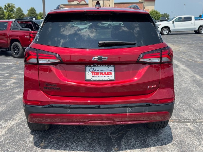 Chevrolet Equinox Vehicle Full-screen Gallery Image 04