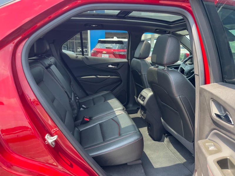 Chevrolet Equinox Vehicle Full-screen Gallery Image 10