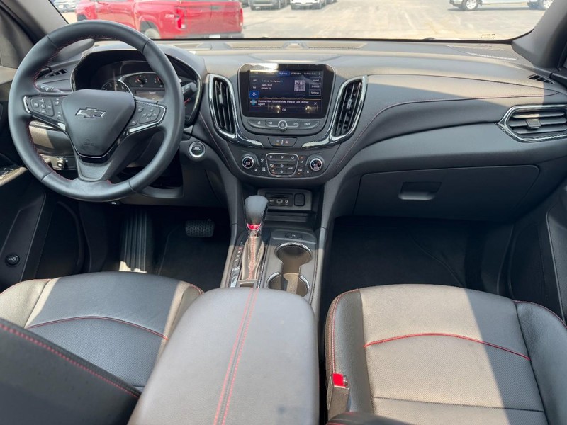 Chevrolet Equinox Vehicle Full-screen Gallery Image 11