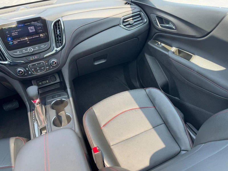 Chevrolet Equinox Vehicle Full-screen Gallery Image 15
