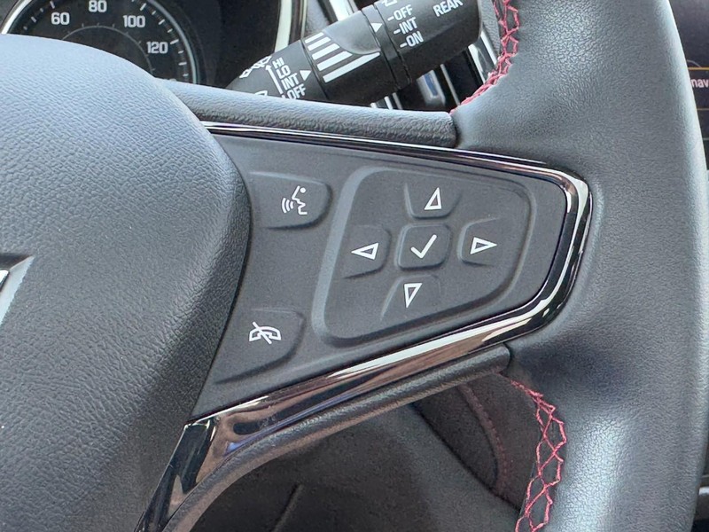 Chevrolet Equinox Vehicle Full-screen Gallery Image 17