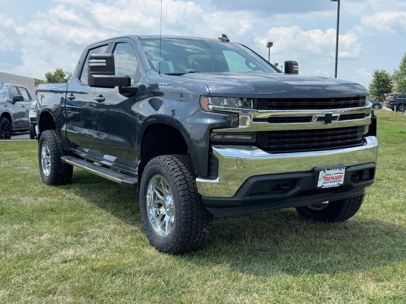 Chevrolet Silverado 1500 Vehicle Full-screen Gallery Image 02