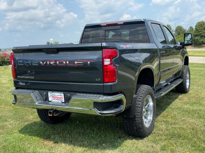 Chevrolet Silverado 1500 Vehicle Full-screen Gallery Image 03