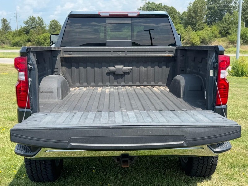 Chevrolet Silverado 1500 Vehicle Full-screen Gallery Image 05