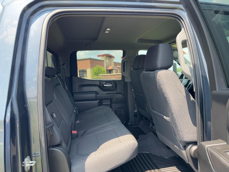 Chevrolet Silverado 1500 Vehicle Full-screen Gallery Image 10