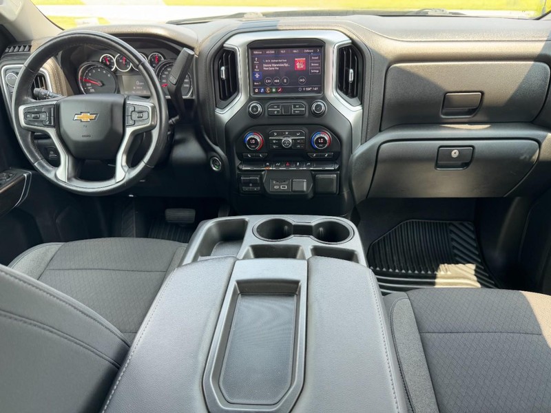 Chevrolet Silverado 1500 Vehicle Full-screen Gallery Image 11