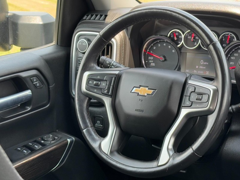 Chevrolet Silverado 1500 Vehicle Full-screen Gallery Image 12