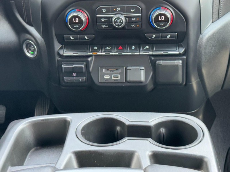 Chevrolet Silverado 1500 Vehicle Full-screen Gallery Image 14