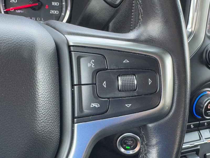 Chevrolet Silverado 1500 Vehicle Full-screen Gallery Image 17