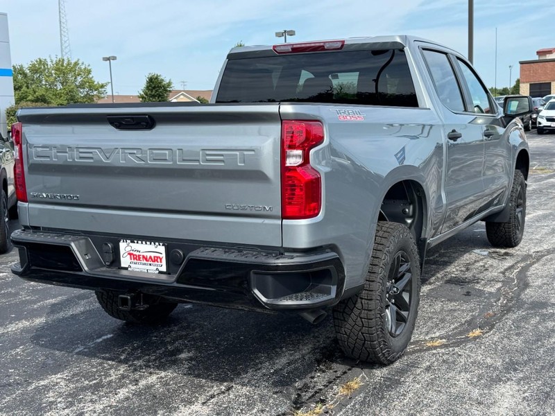 Chevrolet Silverado 1500 Vehicle Image 03
