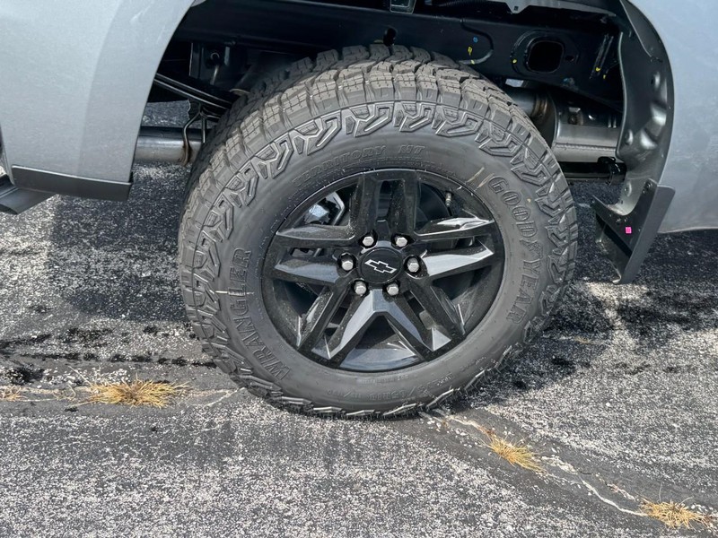 Chevrolet Silverado 1500 Vehicle Image 04