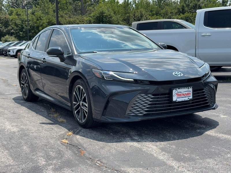 Toyota Camry Vehicle Image 02