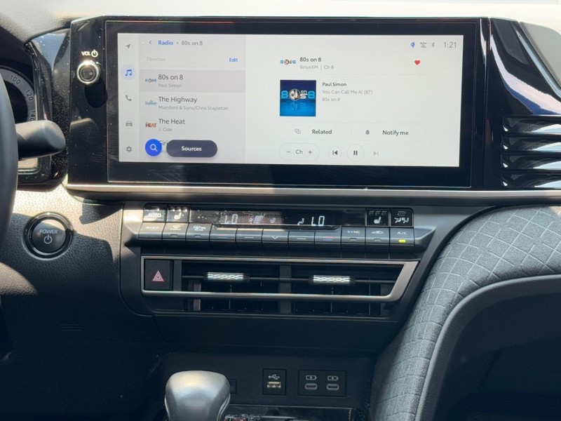 Toyota Camry Vehicle Image 13